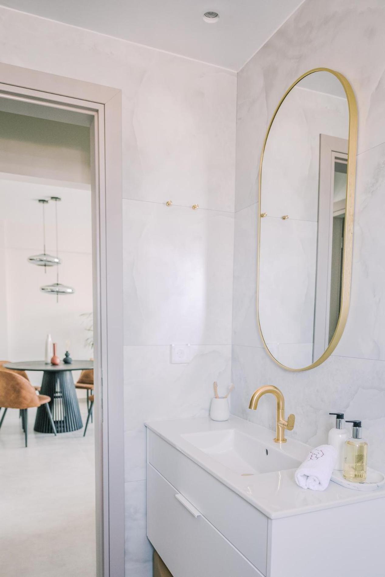 Hama Luxury Seaside Apartments Corinth Екстериор снимка