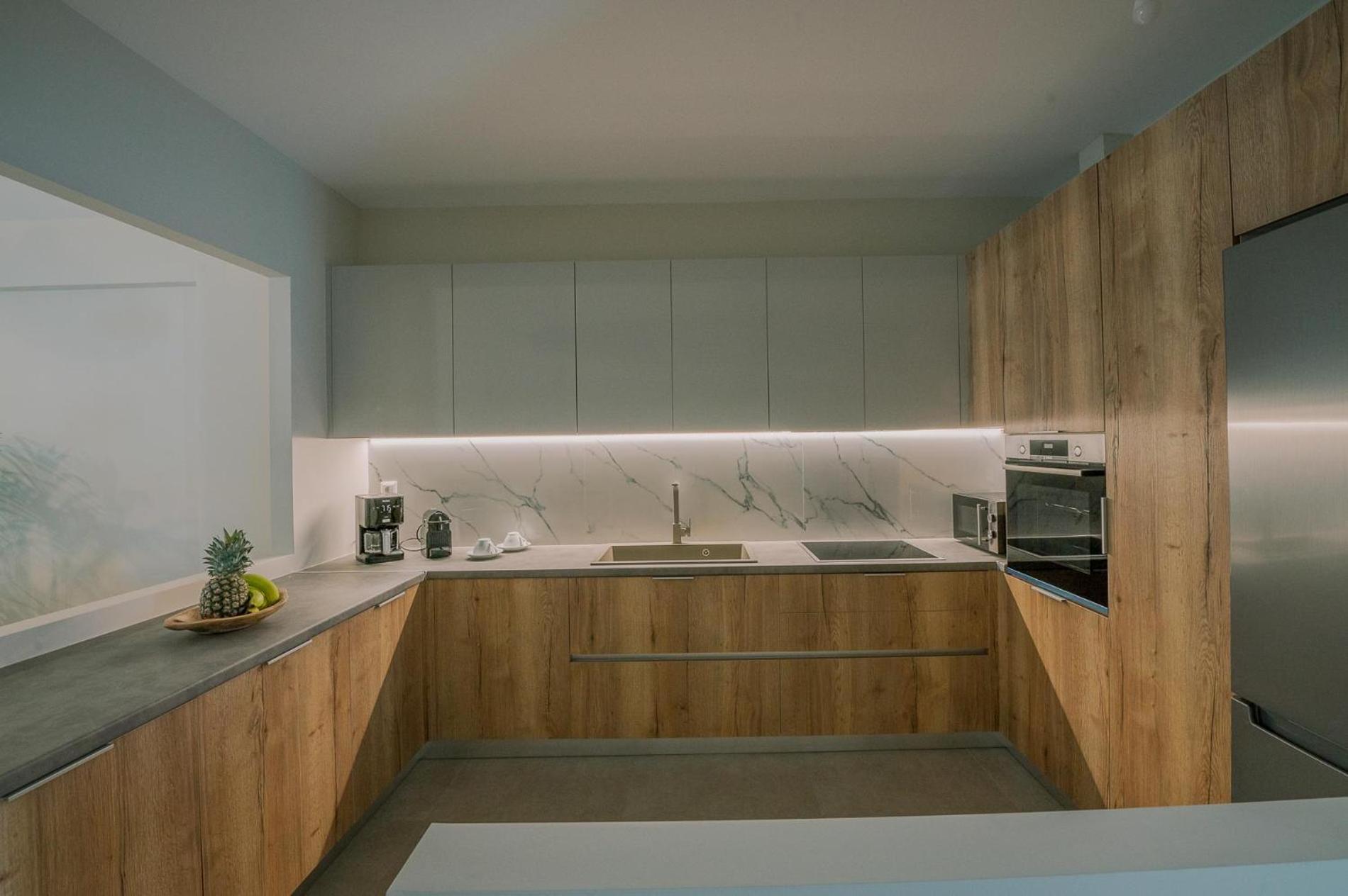 Hama Luxury Seaside Apartments Corinth Екстериор снимка