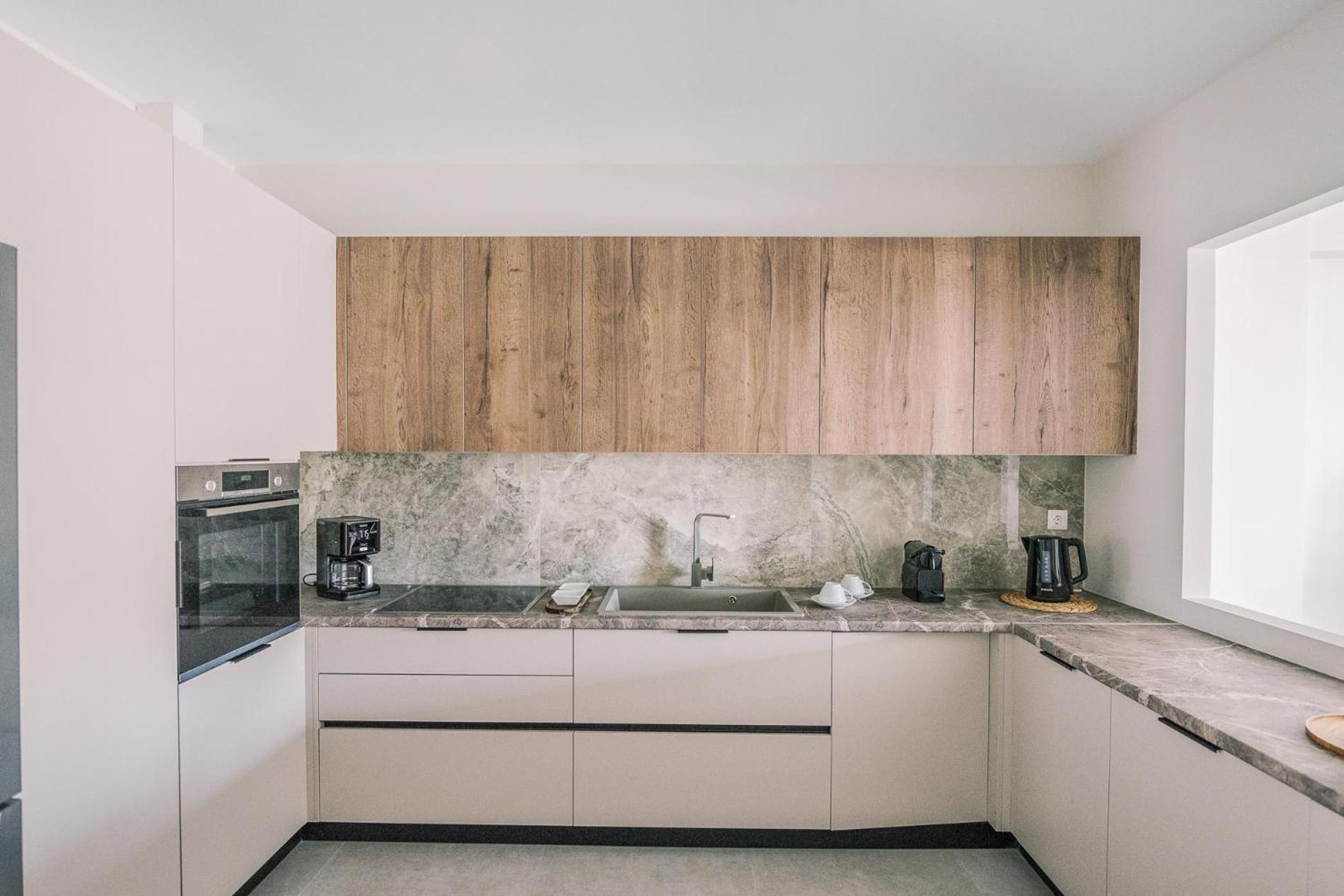 Hama Luxury Seaside Apartments Corinth Екстериор снимка